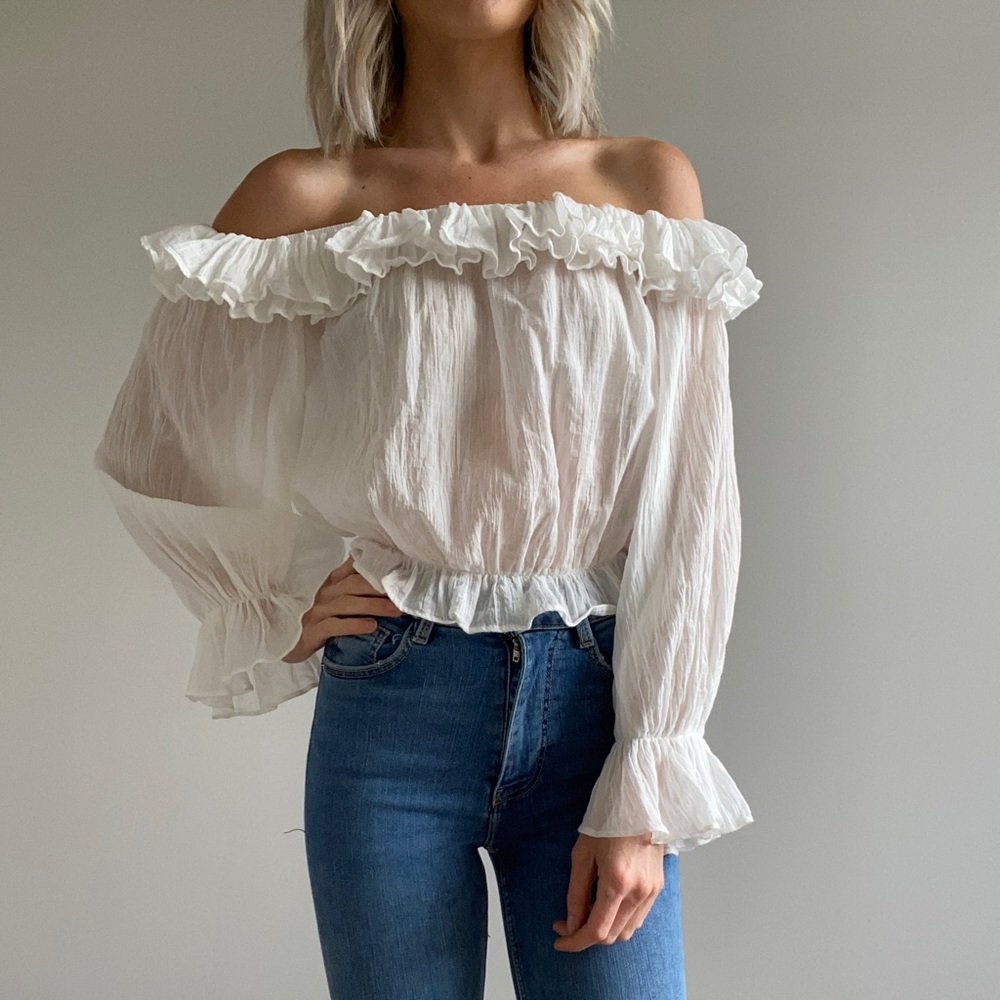 ZARA | Off-The-Shoulder Top with Frills ✨